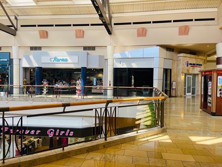 K04      Space Photo Gallery 3