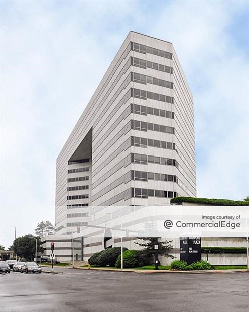 4 Stamford Plaza