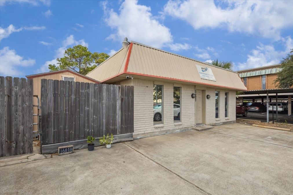 16818 Titan Drive, Houston, TX 77058