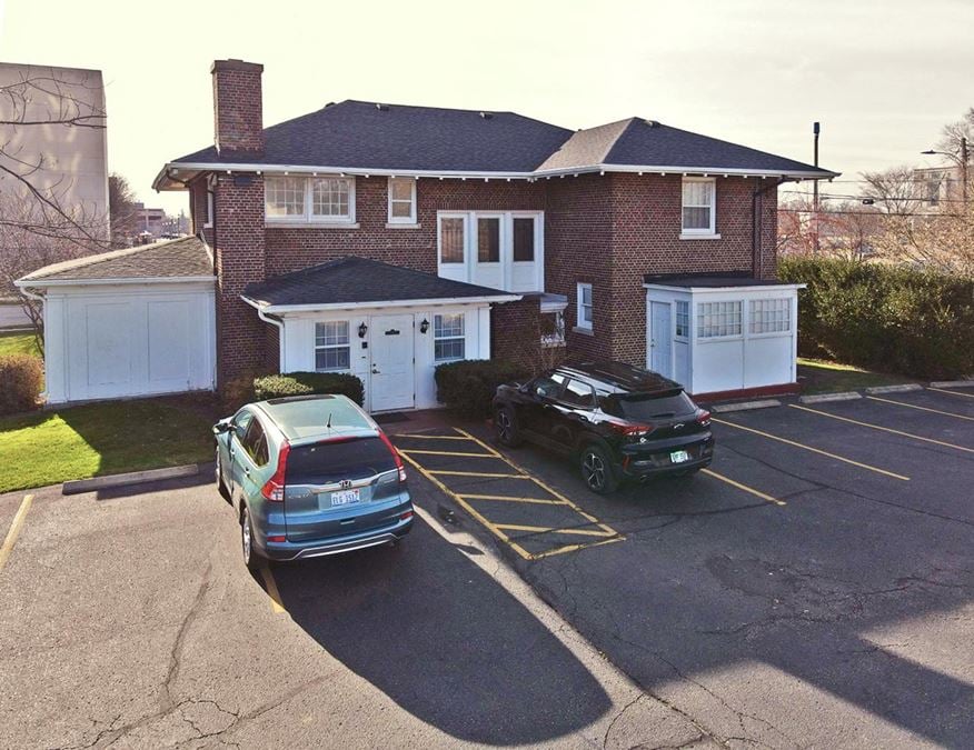 624 W Ottawa St