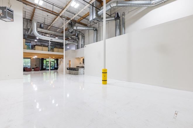 Modern, Class A Commercial Condo