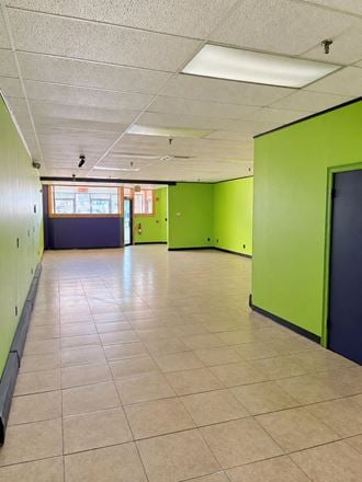 Emerald Plaza Shopping Center