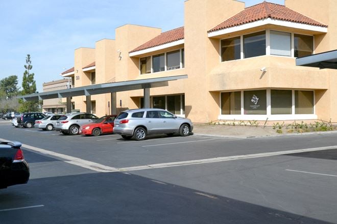 Plaza de Oro (Executive Suites)