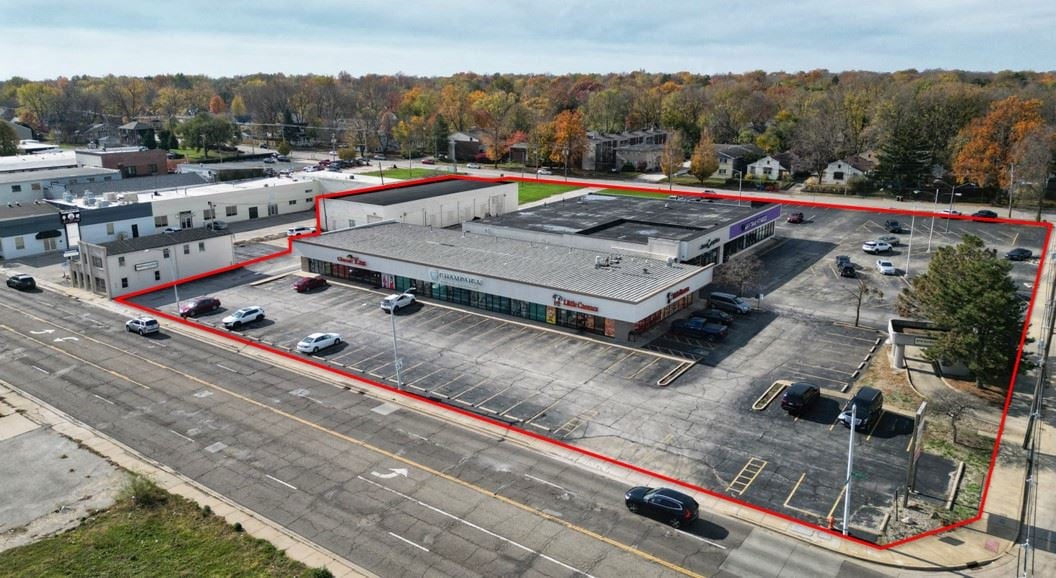 Parkhill Plaza | 7.33% Cap Rate | 100% Occupied