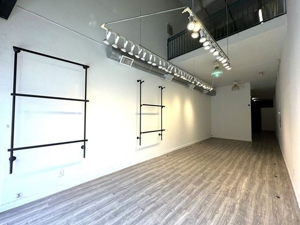 Fashion D. Commercial Lofts/Showrooms