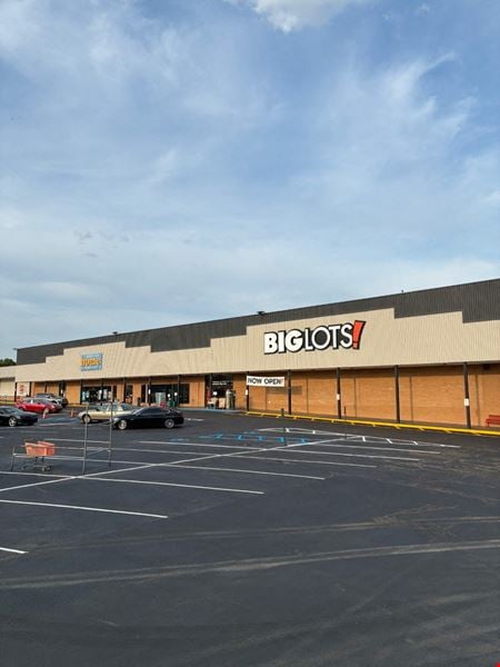 Retail space for Rent at 1031 - 1041 S Riverside Dr. in Clarksville