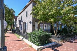 400 8th St NE