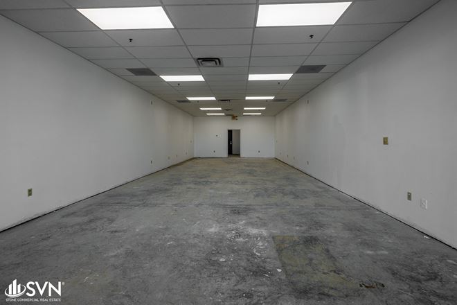 Lexington High Traffic Retail Suite