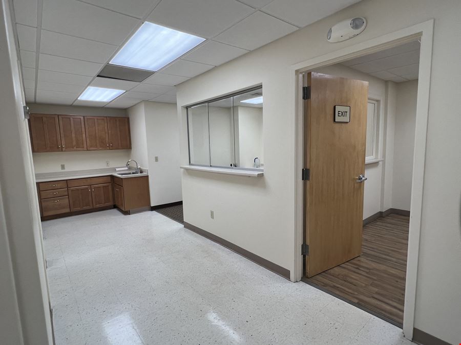 27 Hospital Ave