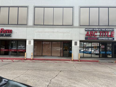 Flexible Retail Space Available on Veterans Memorial Blvd