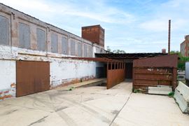 6501 Mack Ave