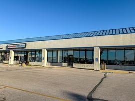 High-Visibility Retail, Showroom & Flex Space Near I-90