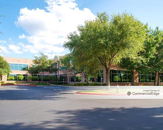 Amber Oaks Corporate Center - Buildings A, B & C
