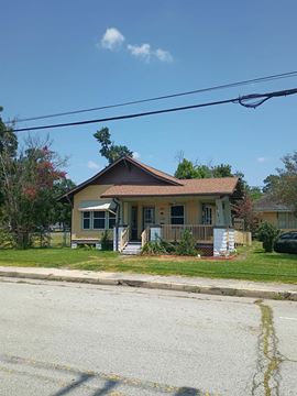 Freestanding Building Near Downtown