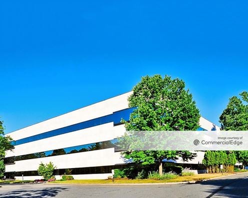 280 Corporate Center - 75 Livingston Avenue