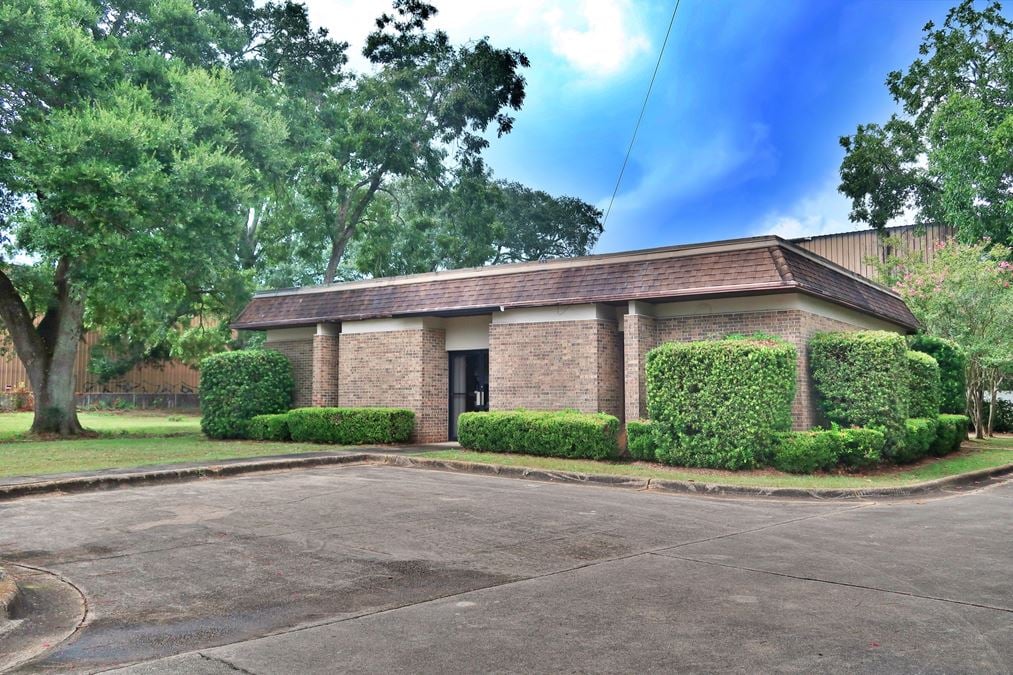 Leasing Opportunity at 528 Brent Ln - Pensacola