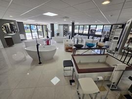 Freestanding Retail / Showroom Bldg
