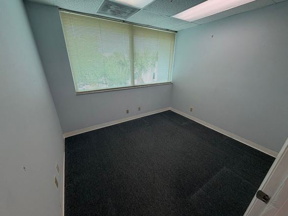 1397 SF Suite 305 E Professional and Medical Office Space