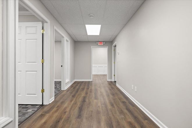 2 Executive Suites 