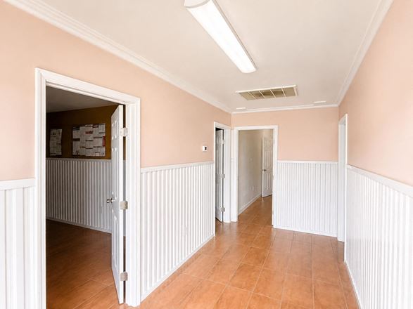 Affordable Office Warehouse Opportunity in Gonzales