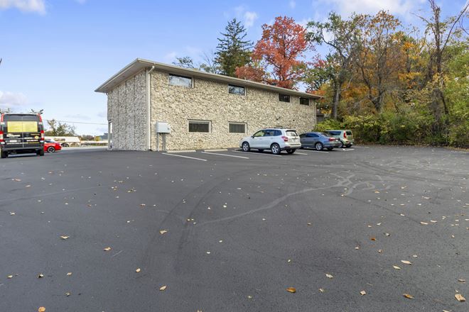 Woodland Business Center