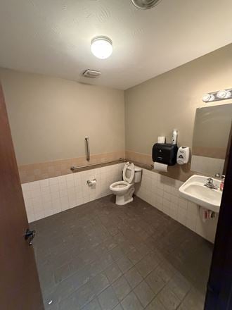 3606 E. Wellesley Ave