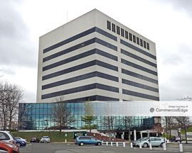 10 Woodbridge Center Drive