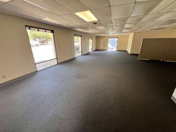 815 Trailwood Dr | Office