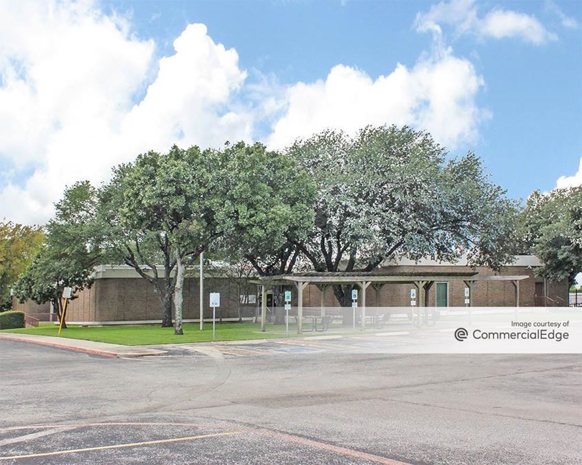 CentroMed Palo Alto Clinic 9011 Poteet Jourdanton Fwy Office Building