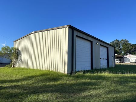 Photo of commercial space at 7179 Will Robbins Hwy in Nettleton