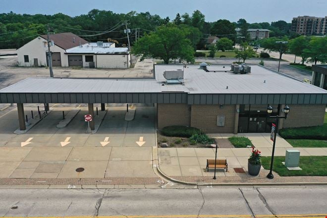 411 N Seymour Ave