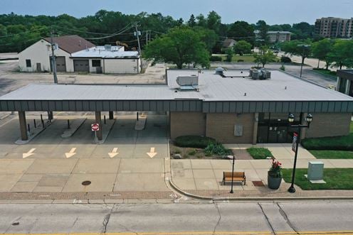 411 N Seymour Ave