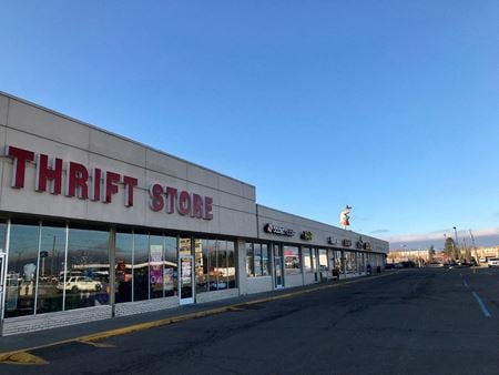 Retail space for Rent at 5919-5975 Highland Road in Waterford Township