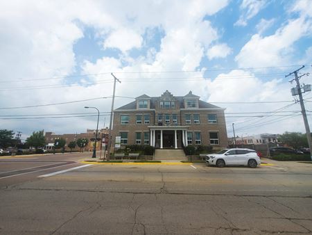 Photo of commercial space at 215 W Elm St in Sycamore