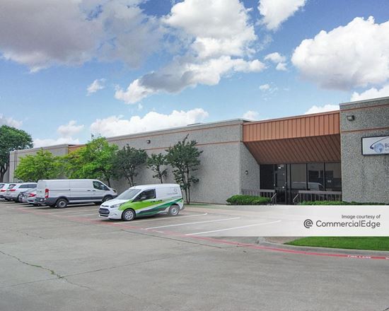 Collins Boulevard Service Center