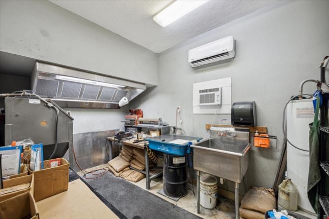 16818 Titan Drive, Houston, TX 77058