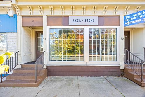 12 Main St Bloomfield