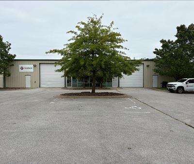 208 Commercial Ave