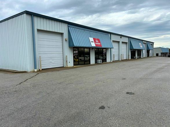 WAREHOUSE SPACE FOR LEASE IN NIXA