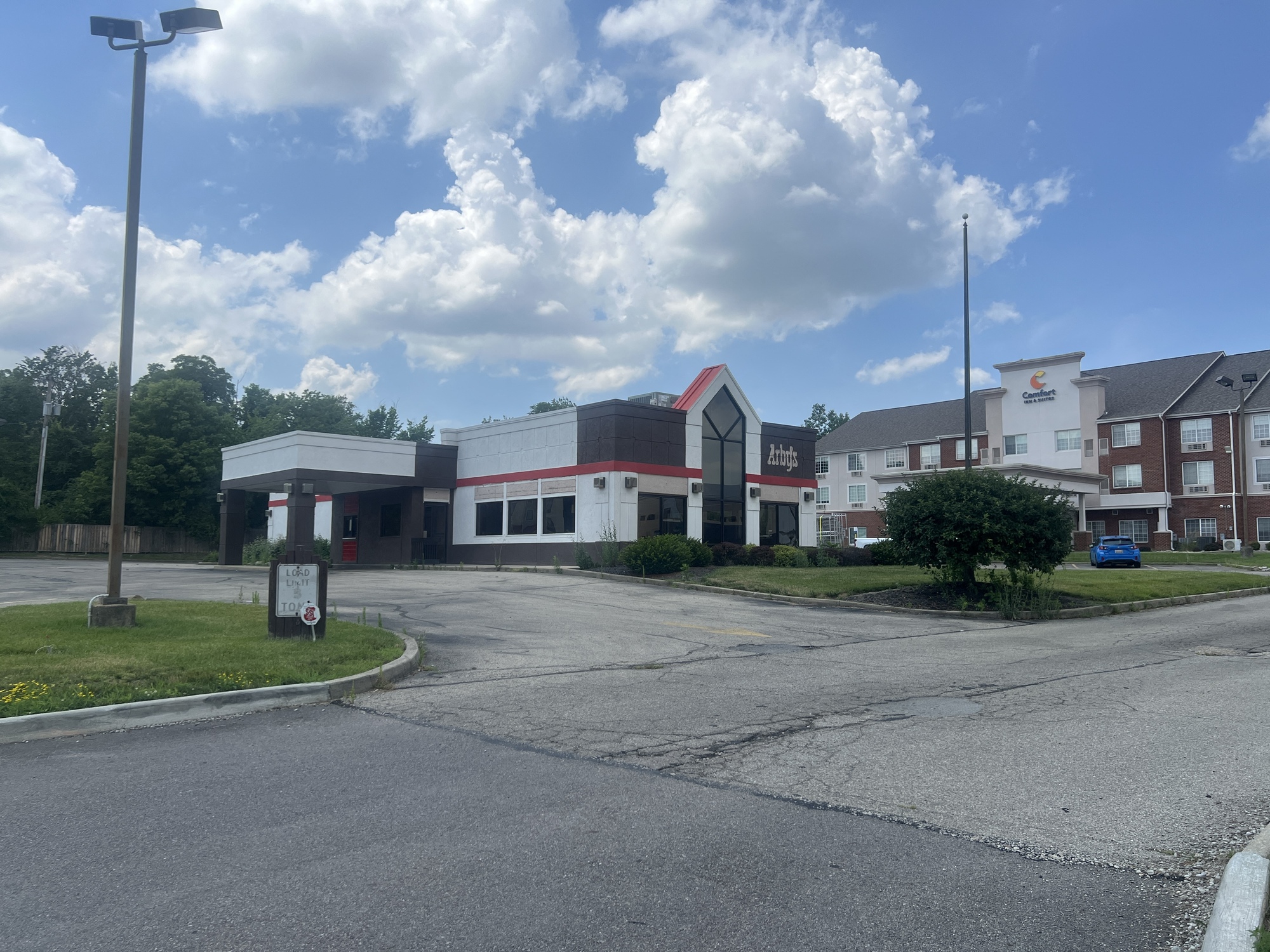3655 Maxton Rd, Dayton, OH 45414