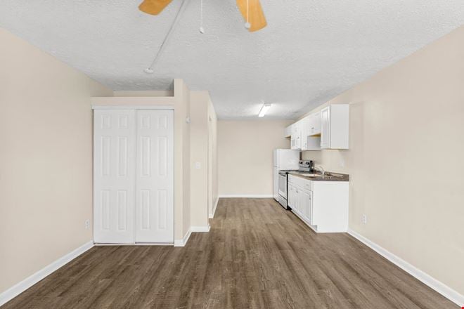 644 Caladium Cir
