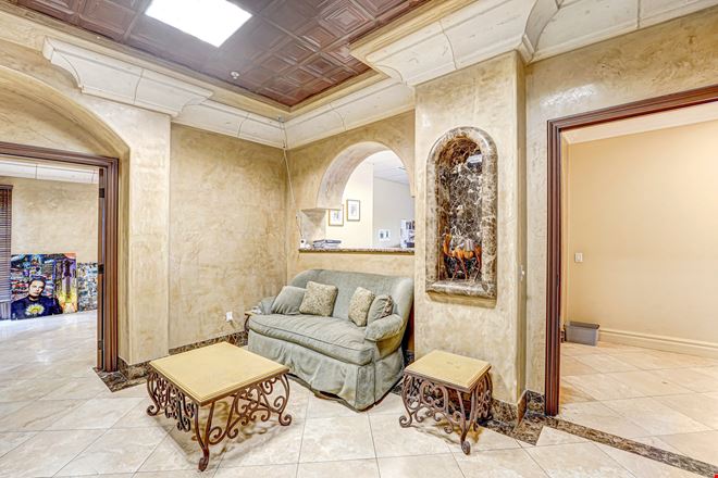 28047 Dorothy Dr, Agoura Hills, CA 91301