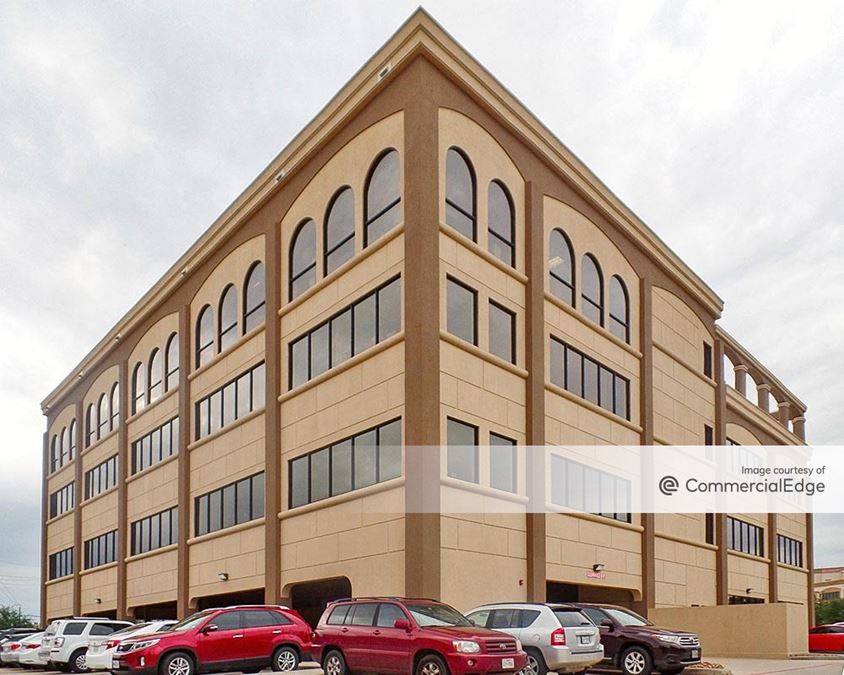 Sunrise Lake Center 9307 Broadway Street, Pearland, TX Office Building