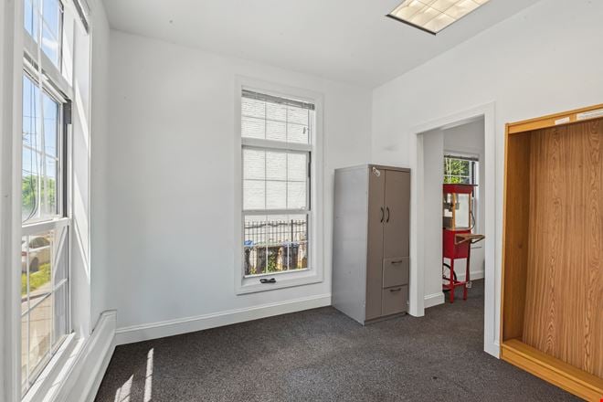 Office Building with Mixed Use Zoning in Washington DC For Sale