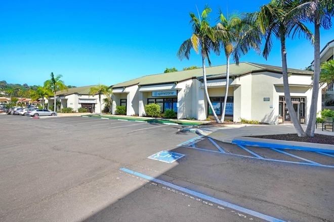 285 North El Camino Real