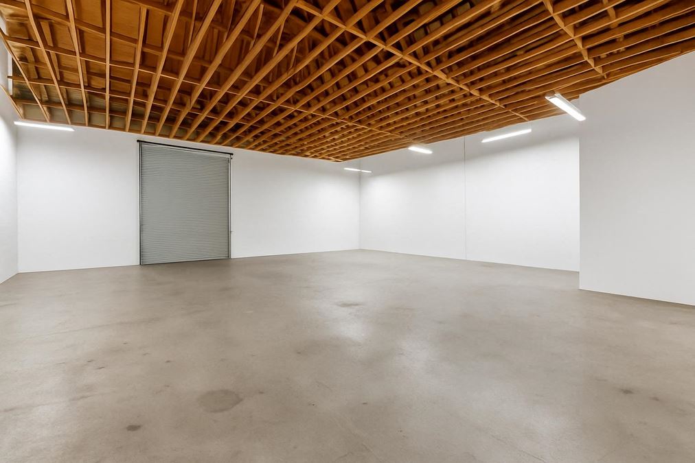 180 W Oasis Rd, Palm Springs, CA 92262