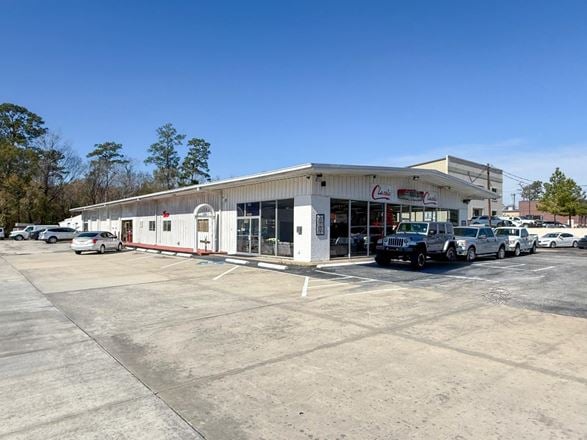 Industrial space for Rent at 1409 Interstate 45 in Conroe