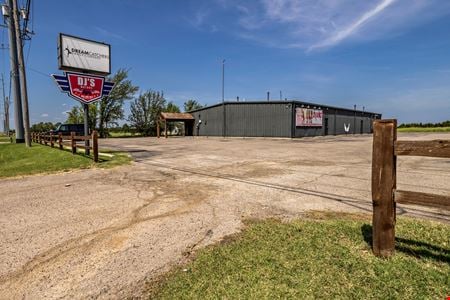 Retail space for Sale at 650 E 45th St in Shawnee