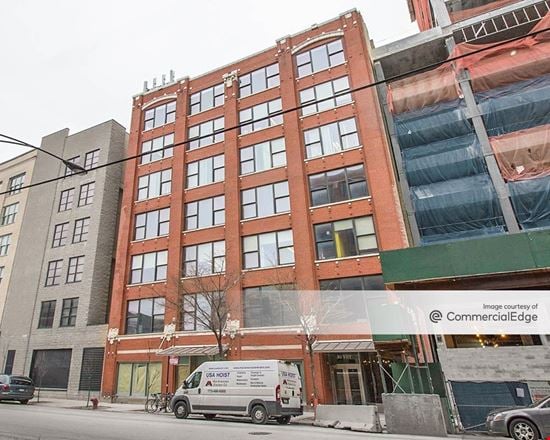 1033 West Van Buren Street