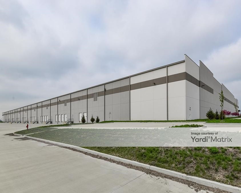 Gateway Commerce Center 3077 Gateway Commerce Center Drive South